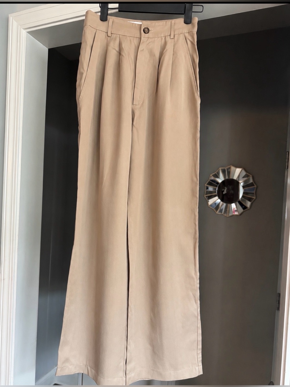 Reformation Beige Tencel Wide Leg Pleated Trouser Pants Size 0 High Rise